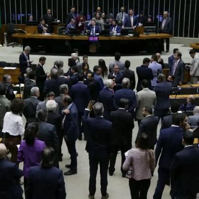 Direita, esquerda e Centrão se unem em campanha eleitoral