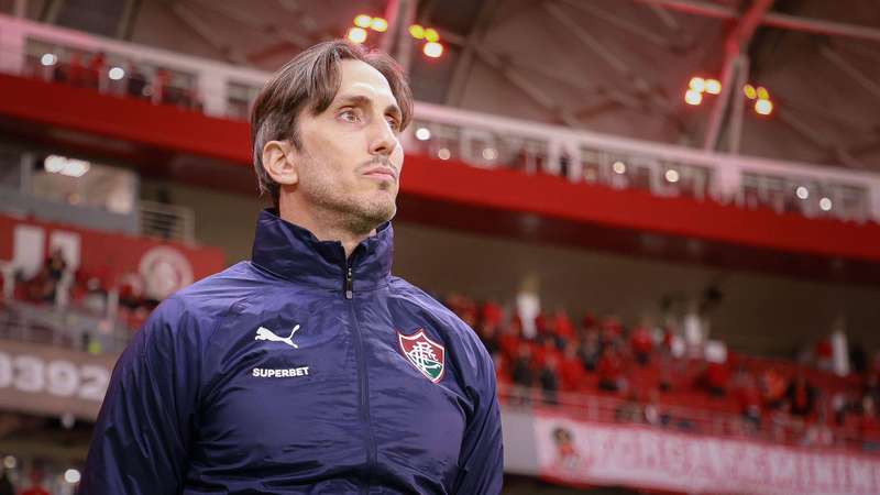 Pressionado, Zubeldia prometeu a classificação na Libertadores