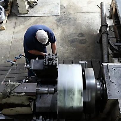 PIB prévio recua em março com queda nos serviços, agro e indústria