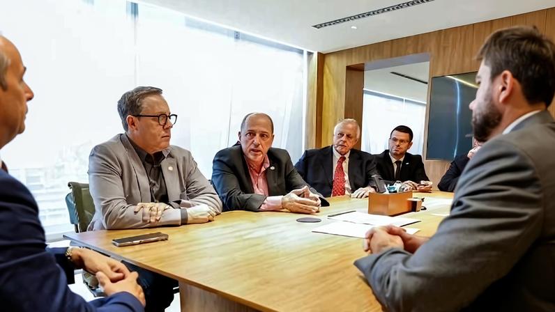 Inter se reuniu com o presidente da CBF, Samir Xaud, nesta terça-feira (26)