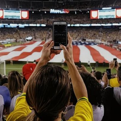 Partida de futebol terá transmissão pela primeira vez com iPhones 17 Pro