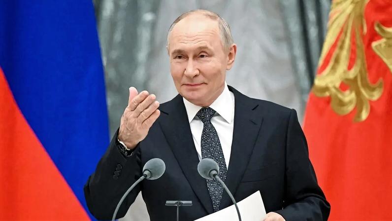 O ditador russo, Vladimir Putin, em evento em Moscou. (Foto: KRISTINA SOLOVYOVA/SPUTNIK/KREMLIN/EFE/EPA)