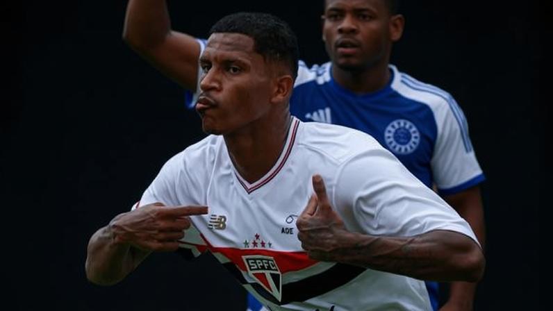 Isac comemora gol marcado pelo São Paulo contra o Cruzeiro na final da Copinha