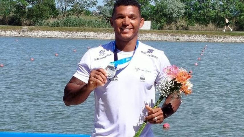 Isaquias Queiroz conquista a prata na etapa da Hungria da Copa do Mundo de Canoagem Velocidade (Foto: Álvaro Koslowski/CBCa)