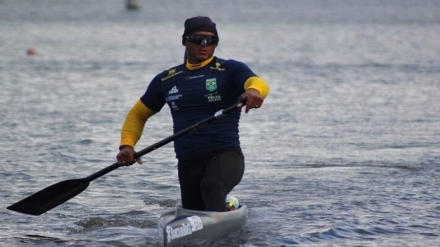 Isaquias Queiroz durante a disputa da Copa do Mundo de Canoagem Velocidade na Alemanha (Foto: CBCa)