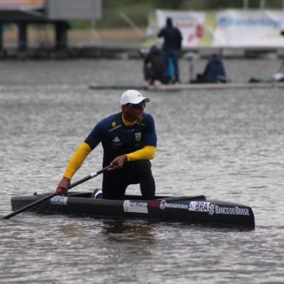 Isaquias Queiroz conquista ouro na etapa alemã da Copa do Mundo de canoagem