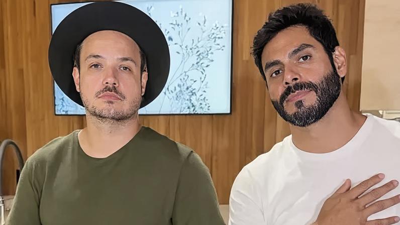 Cantor Israel (esq.), dupla de Rodolffo (dir.) sofreu um acidente de carro em Goiânia