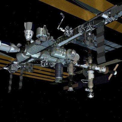 SpaceX Dragon acopla à estação com novos experimentos científicos