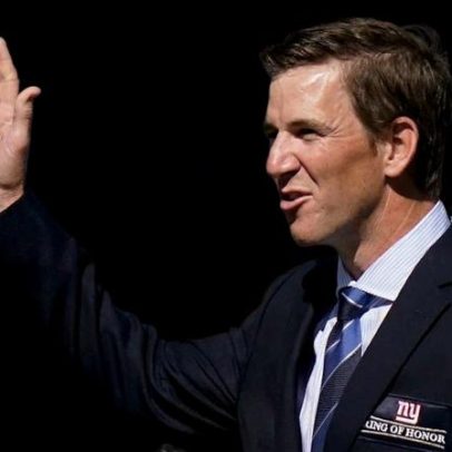 Pai de Eli Manning não gostou da ideia de forçar troca dos Chargers em 2004