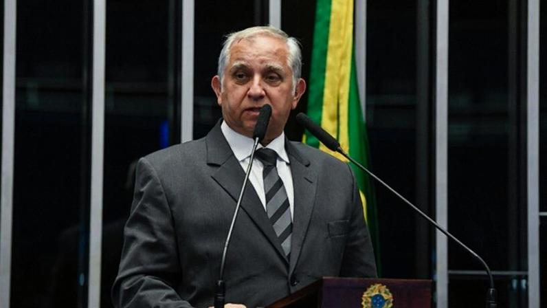 Izalci Lucas diz que fim da taxa das blusinhas afeta principalmente pequenas e médias empresas