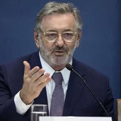 Negociações sobre tarifaço caminham para acordo, afirma ministro do MDIC