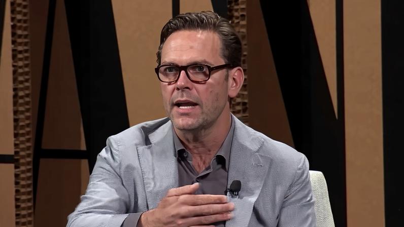 James Murdoch começou as negociações com