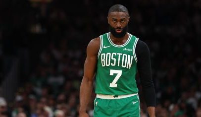 NBA multa astro do Celtics por críticas à arbitragem após eliminação