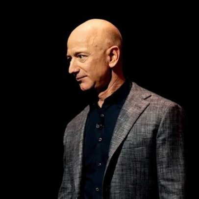 Bezos defende IA desenvolvida, não regulada cedo demais