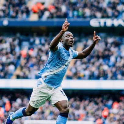 City vence Brentford e pressiona o Arsenal na reta final da Premier League