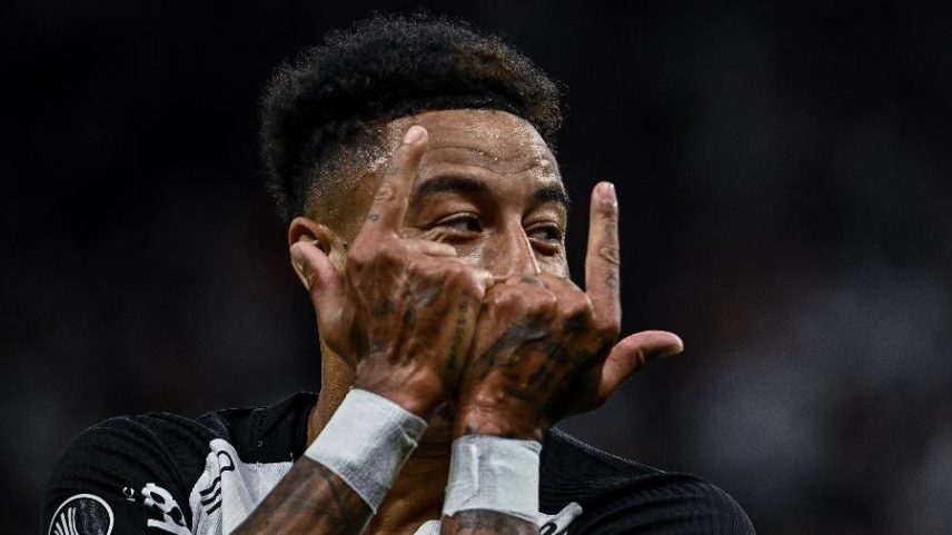 Jesse Lingard, do Corinthians, comemora o seu gol em partida na Neo Química Arena