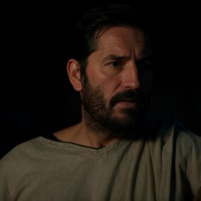 Jim Caviezel anuncia filmes religiosos com John Travolta após Bolsonaro