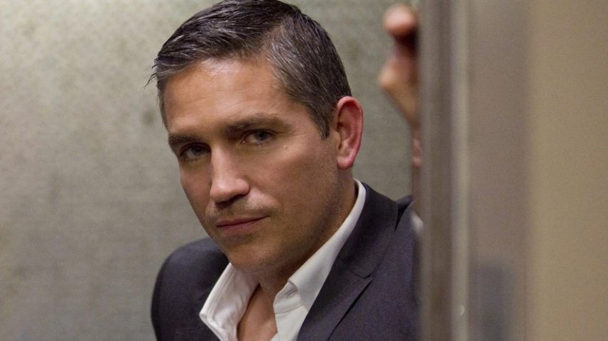 Jim Caviezel na série 'Person of Interest', que lhe deu um dos maiores salários da sua carreira