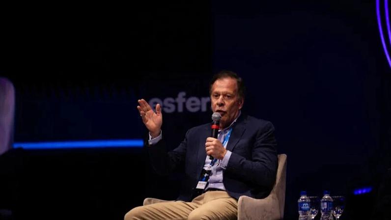 Na imagem, o empresário João Camargo, fundador e chairman da Esfera Brasil durante evento no Guarujá (SP)