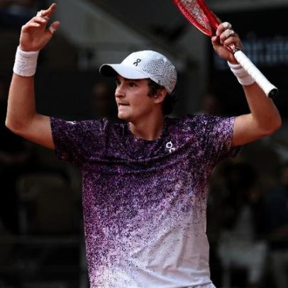 João Fonseca avança às oitavas de Grand Slam pela primeira vez
