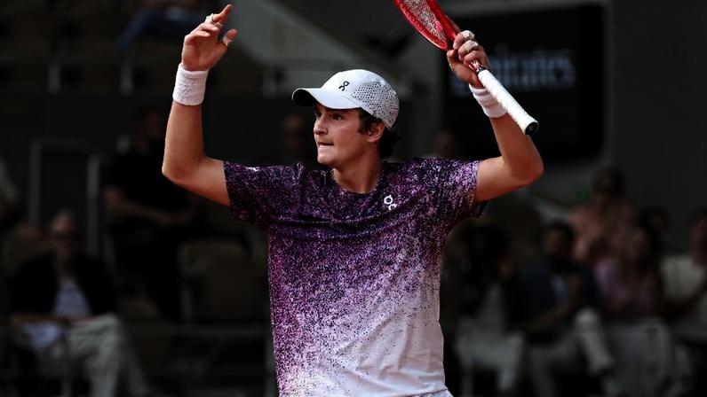 João Fonseca contra Novak Djokovic na terceira rodada de Roland Garros em 2026