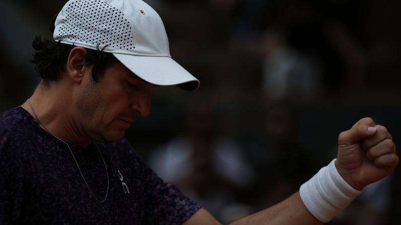 João Fonseca contra Novak Djokovic na terceira rodada de Roland Garros em 2026