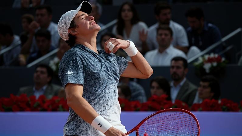 João Fonseca durante duelo com Rafael Jódar, pelo Masters 1000 de Madri