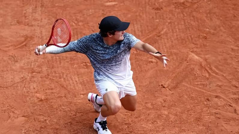 João Fonseca treina em Roland Garros em 2026