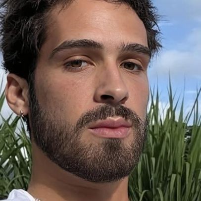João Guilherme comenta cenas de nudez em novo filme