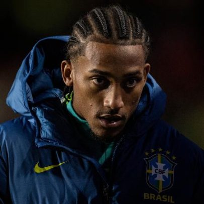 João Pedro vira plano B do Barcelona para substituir Lewandowski