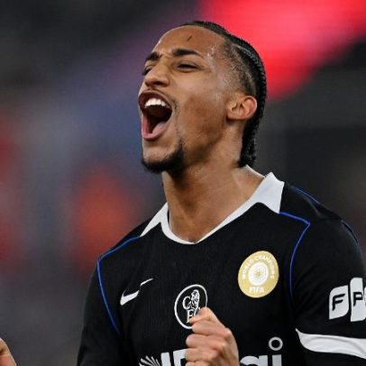 Barcelona e Chelsea em reunião decisiva sobre João Pedro, diz jornal