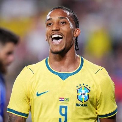 Brasil busca o hexa com seleção de jogadores de meio de tabela