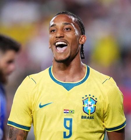 João Pedro ocupa só a nona posição do Campeonato Inglês com o Chelsea
