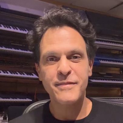 Filho de Elis Regina critica ex-padrasto e revela trauma após morte da mãe