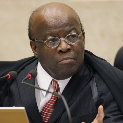 Justiça analisa ataque racista na web contra Joaquim Barbosa anos após denúncia