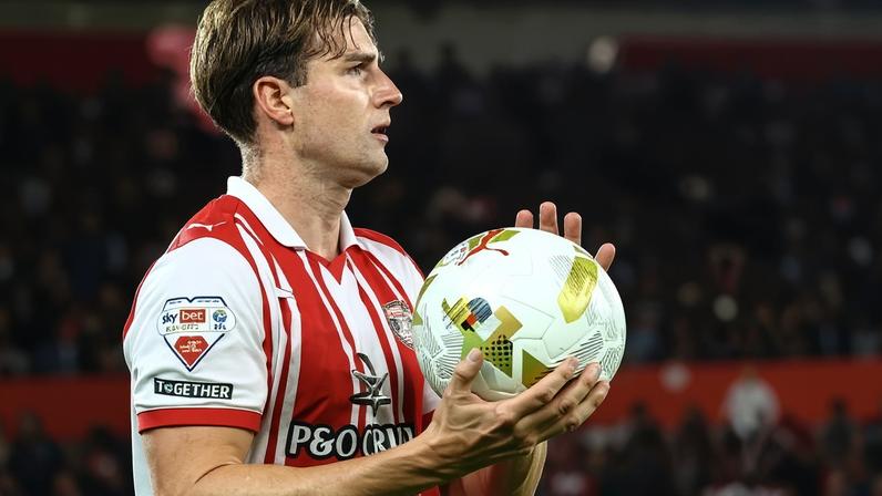Jogador do Southampton na semifinal dos playoffs de acesso à Premier League