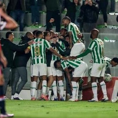Juventude vence São Paulo com um a mais e deixa Roger pressionado