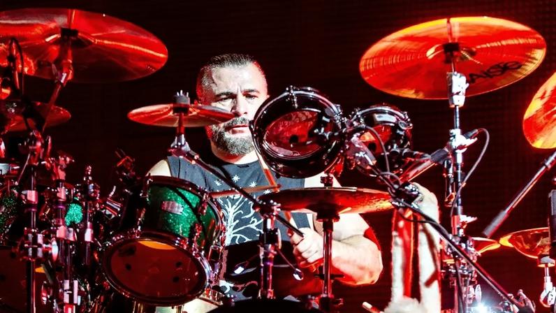 John Dolmayan, do System of a Down