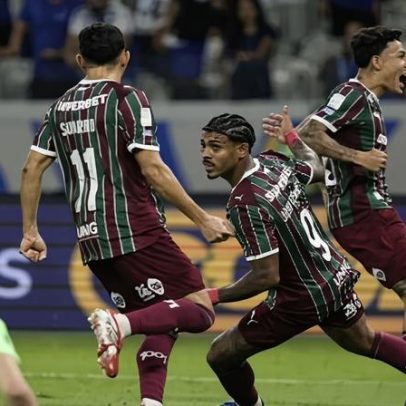 Cruzeiro empata com o Fluminense após falha de Fábio no Mineirão
