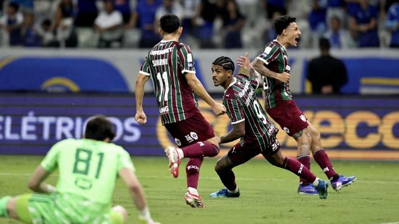 John Kennedy comemora gol marcado pelo Fluminense contra o Cruzeiro, no Brasileirão