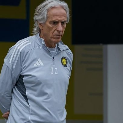 Al-Nassr, com Cristiano Ronaldo, anuncia saída de Jorge Jesus