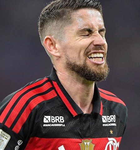 Jorginho, do Flamengo, lamenta durante partida contra o Palmeiras, pelo Brasileirão