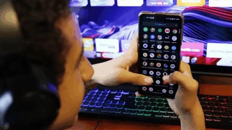 Organizações de mídia e financiadores devem envolver jovens no jornalismo de forma proativa