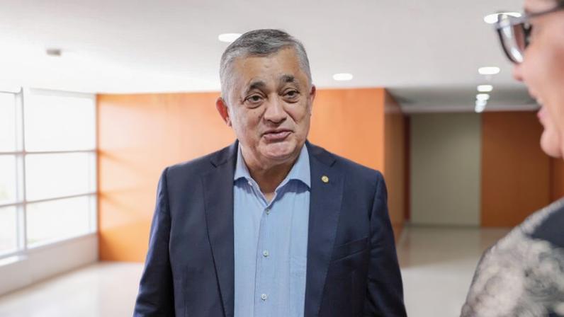 Guimarães afirma que caso Master tem ligação com os Bolsonaro