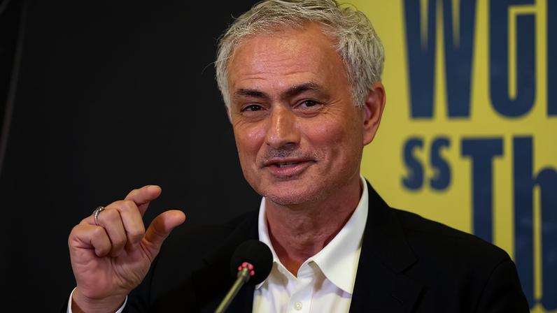 José Mourinho durante coletiva