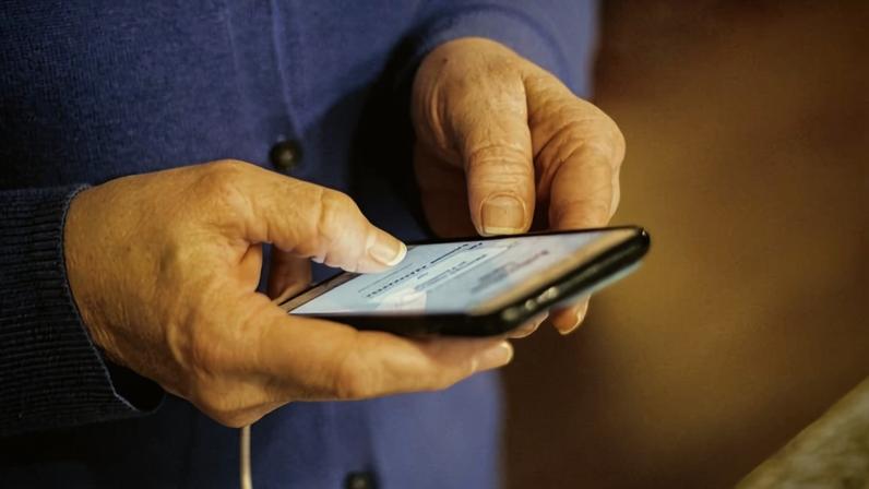 Além desse texto, o presidente formalizou outra matéria que disciplina os deveres dos provedores de internet, ao instituir mecanismos voltados à prevenção e combate violência contra mulher na rede - (crédito: Joshua Hoehne/Unsplash)