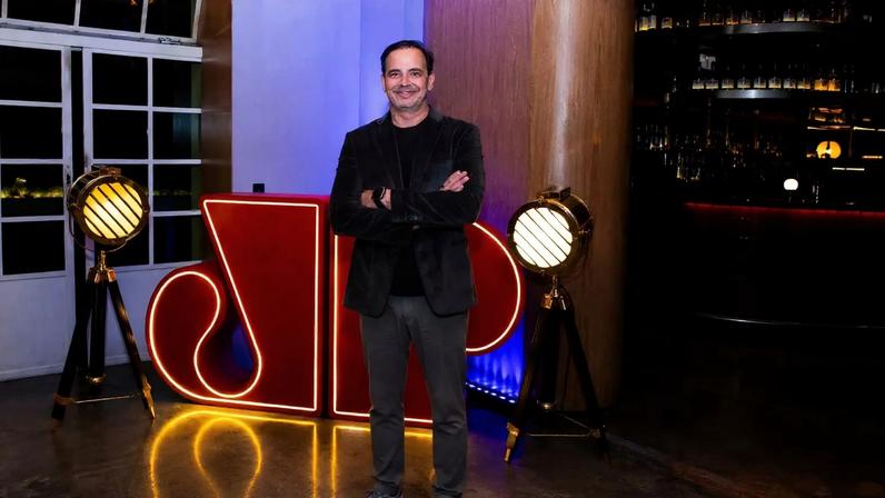 Jovem Pan estreia programa comandado por Carioca