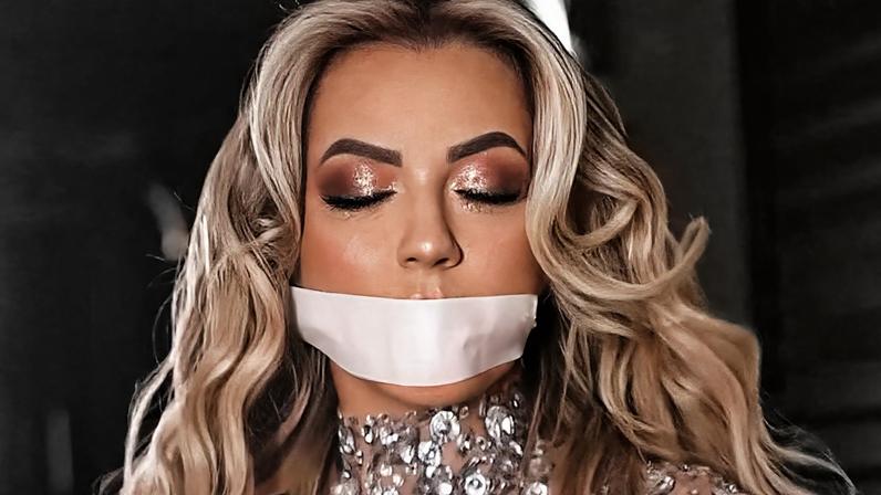 Deolane faz postagem silenciosa no Instagram