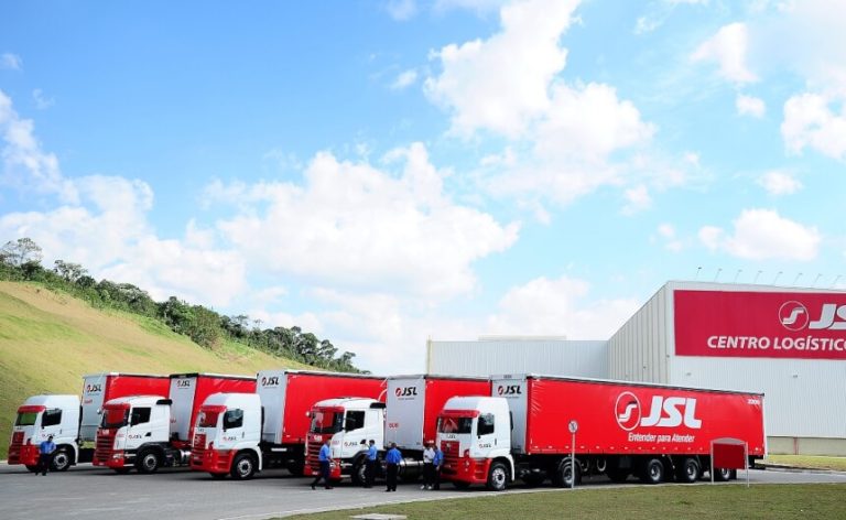 JSLG3 tem lucro 85% menor no 1T26, mas mantém crescimento operacional