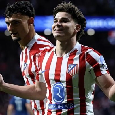Barça pode usar jogadores para buscar Álvarez; João Pedro é plano B